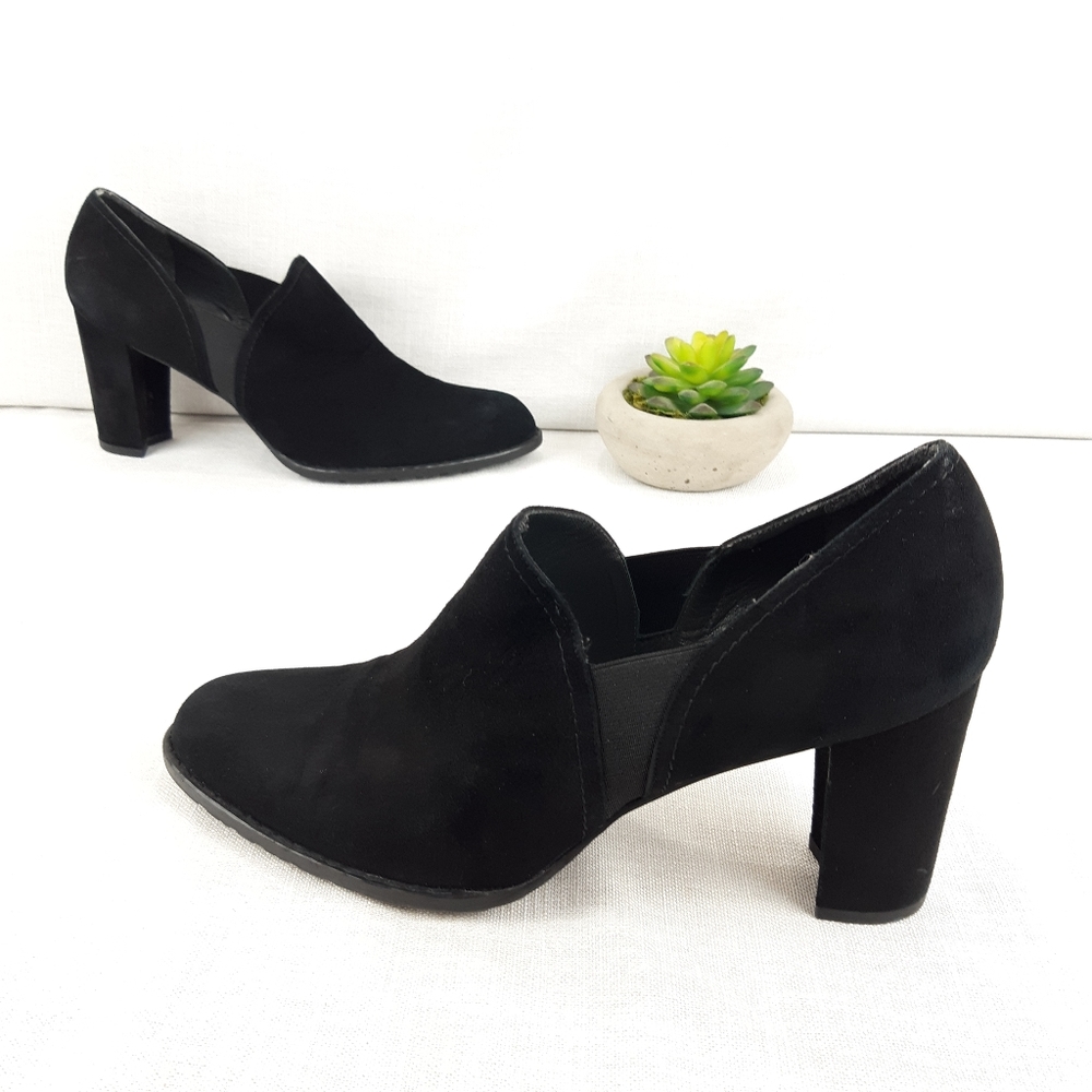 STUART WEITZMAN CORRAL ANKLE BOOTIES